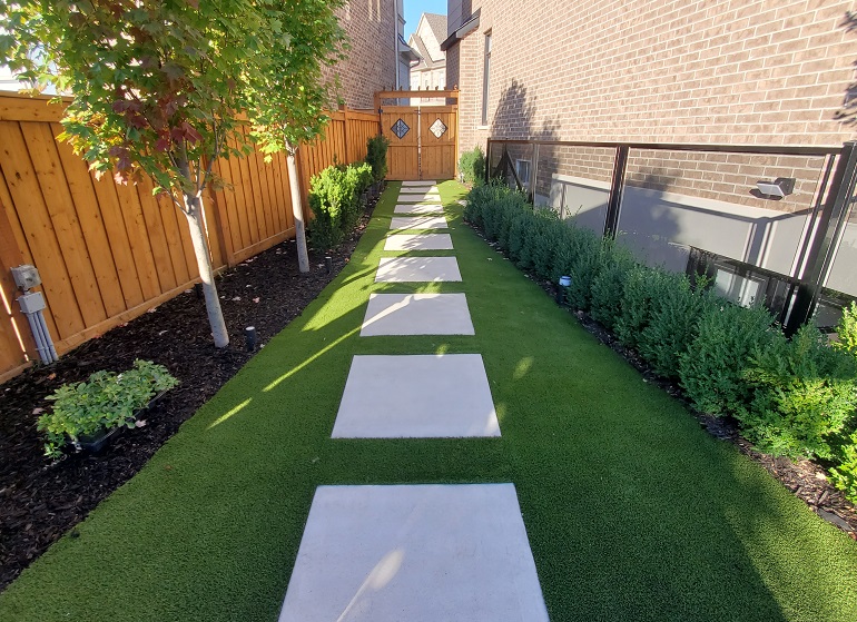modern-concrete-with-artifical-turf